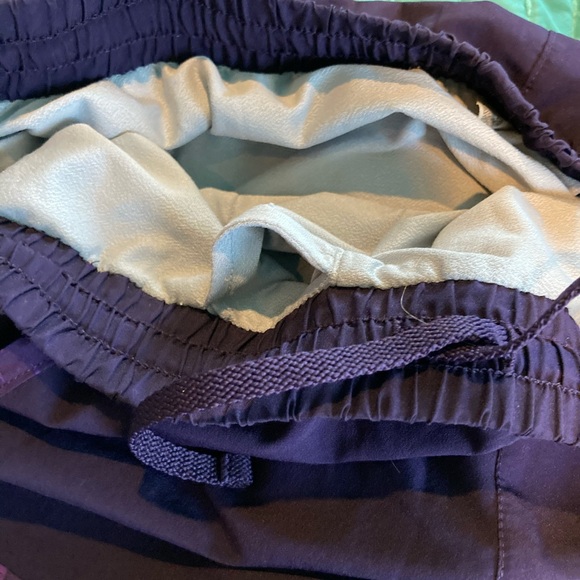 Under Armour Running Shorts - Picture 4 of 4